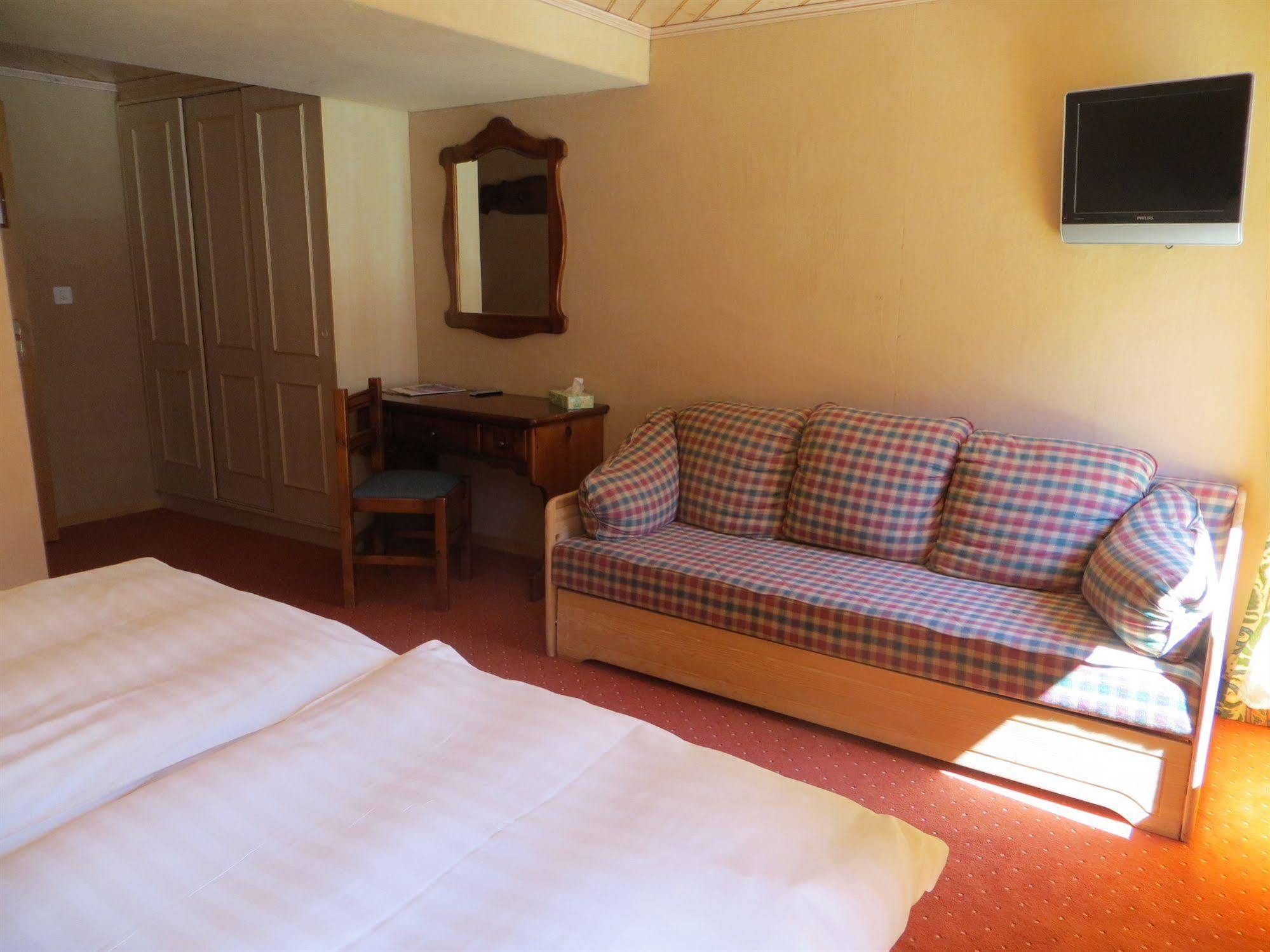 Hotel Suisse Champery Exterior photo